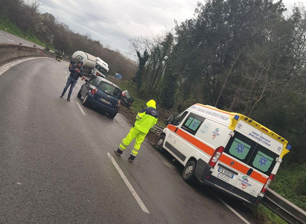 Incidente Sulla Pontina, Coinvolta Una Cisterna Con 42mila Litri Di Gpl ...