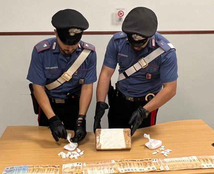 Controlli Antidroga Dei Carabinieri Nella Capitale: Tra Gli Arrestati ...